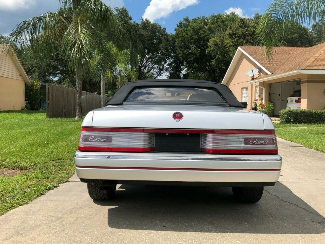 1987 Cadillac Allante - photo 2