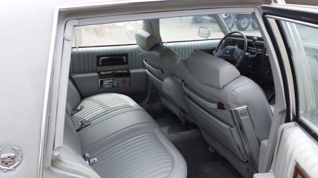 1987 Cadillac Brougham 4DR - photo 10
