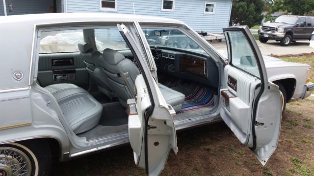1987 Cadillac Brougham 4DR - photo 11