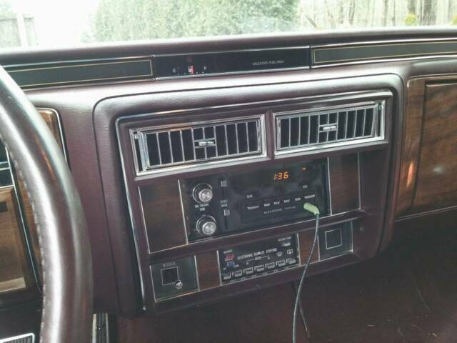 1987 Cadillac Brougham D'Elegance - photo 5