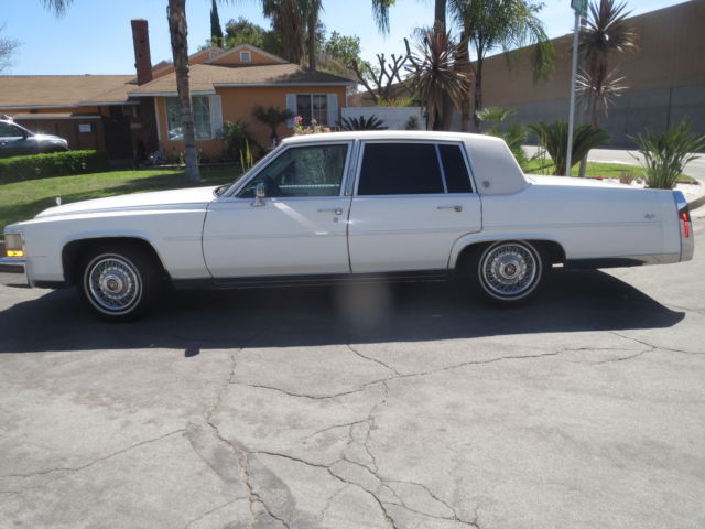 1987 Cadillac Brougham d'Elegance Sedan 4-Door 5.0L 1987 Cadillac Brougham