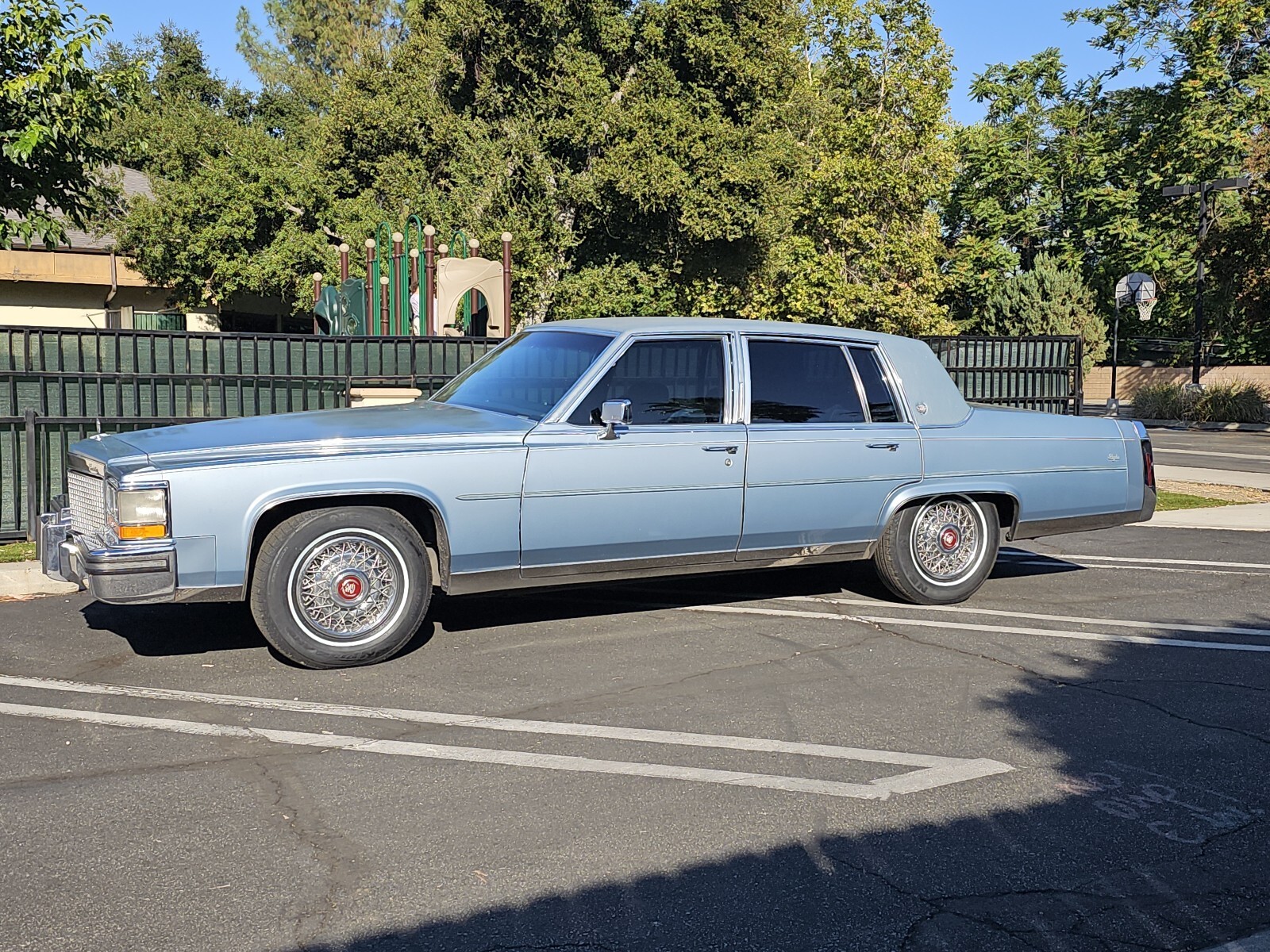 1987 Cadillac Brougham - photo 2