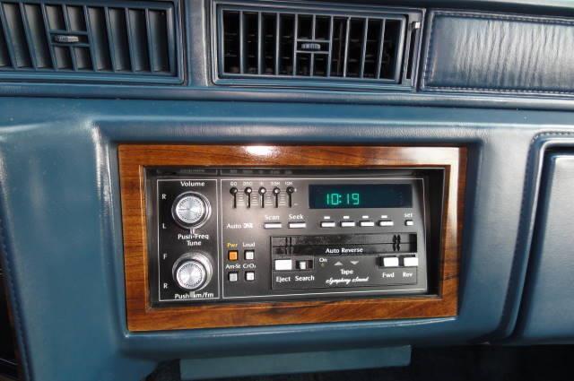 1987 Cadillac DeVille Roadster - photo 10