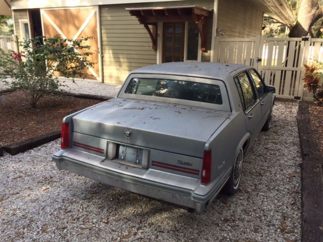 1987 Cadillac DeVille Base Sedan 4-Door - photo 10