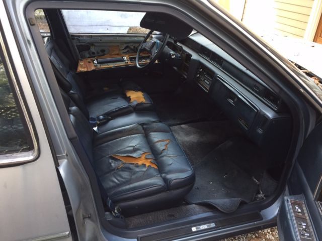 1987 Cadillac DeVille Base Sedan 4-Door - photo 12