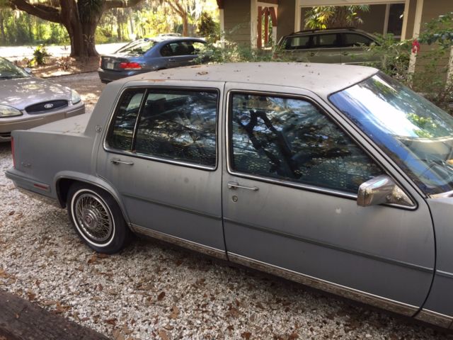 1987 Cadillac DeVille Base Sedan 4-Door - photo 5