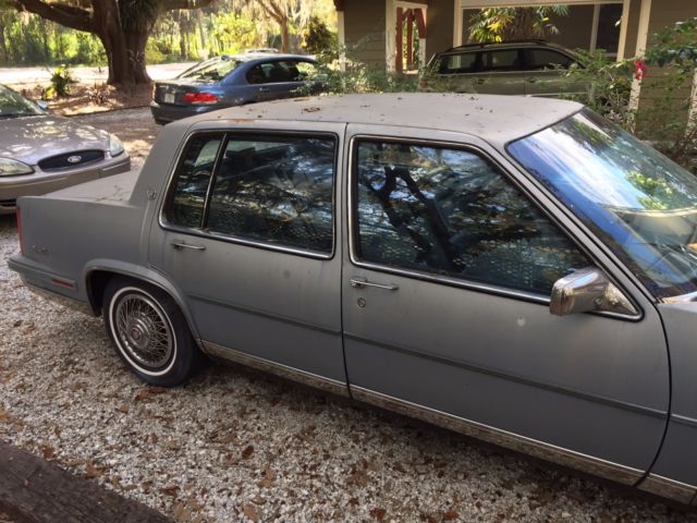1987 Cadillac DeVille Base Sedan 4-Door - photo 6