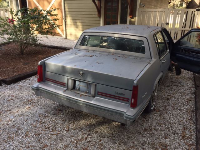 1987 Cadillac DeVille Base Sedan 4-Door - photo 8