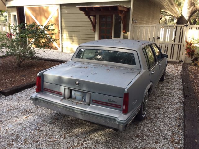 1987 Cadillac DeVille Base Sedan 4-Door - photo 9