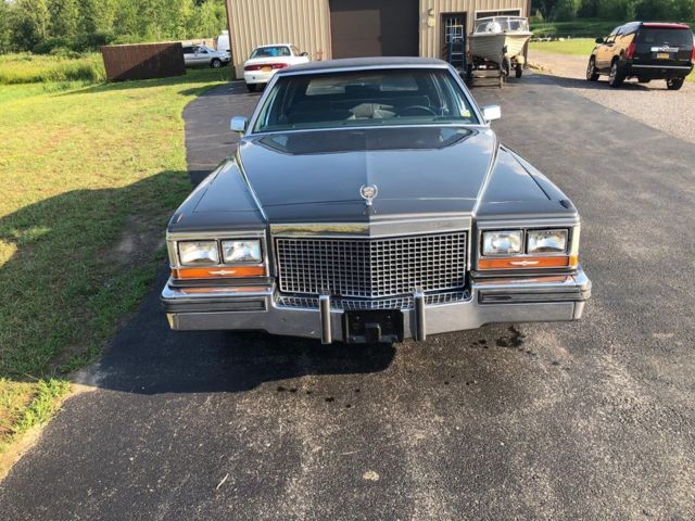 1987 Cadillac Fleetwood - photo 2