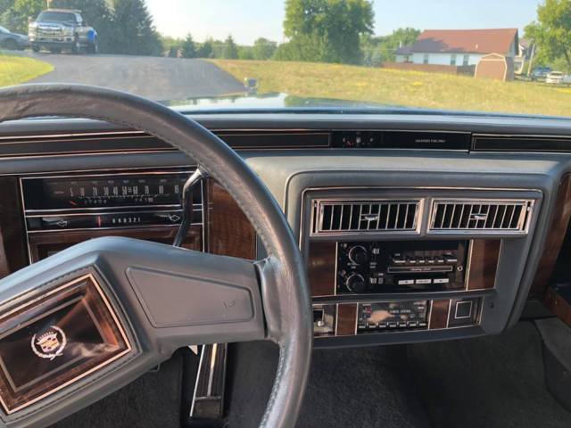 1987 Cadillac Fleetwood - photo 6