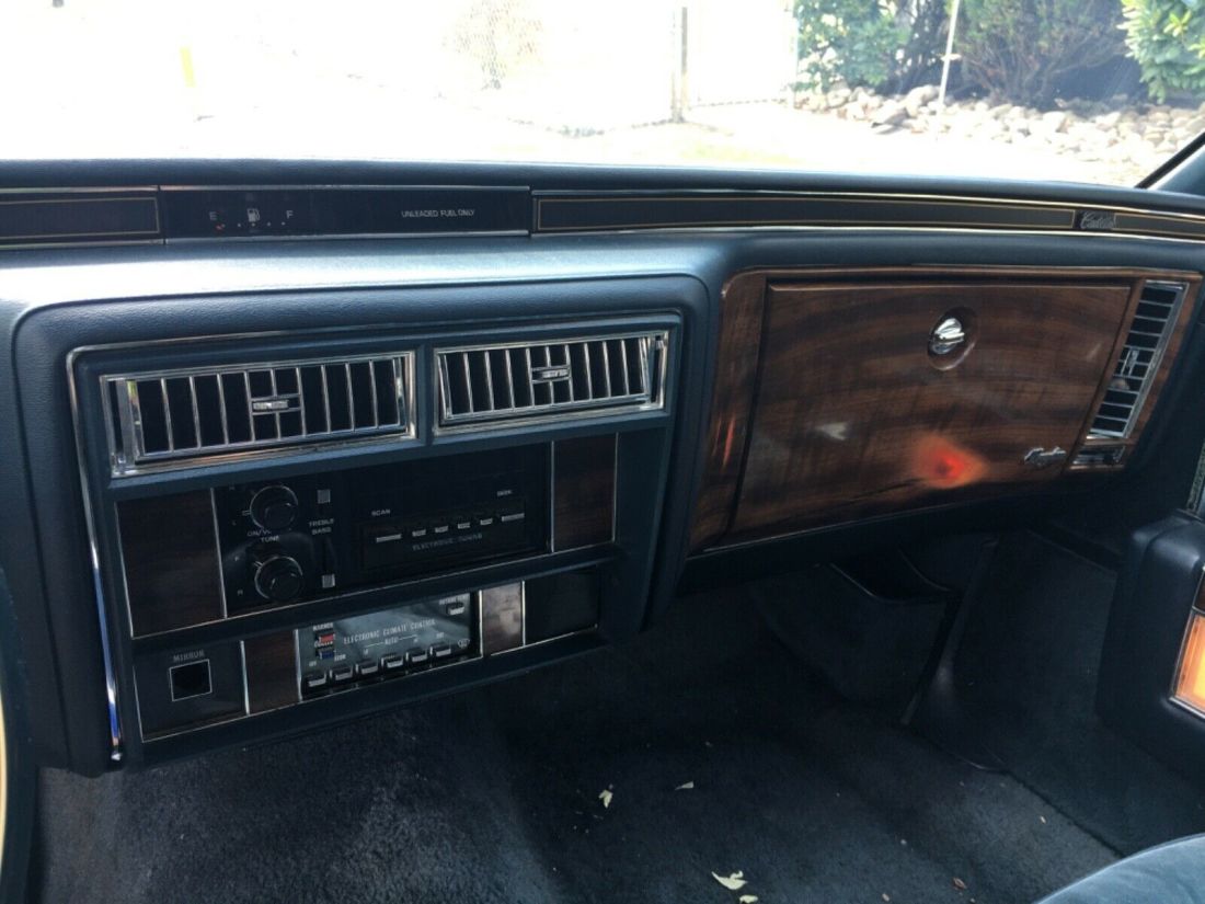 1987 Cadillac DeVille Fleetwood Brougham Limo - photo 9