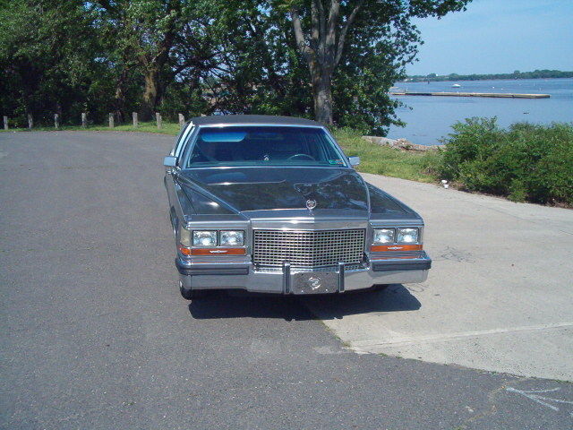 1987 Cadillac Brougham - photo 10