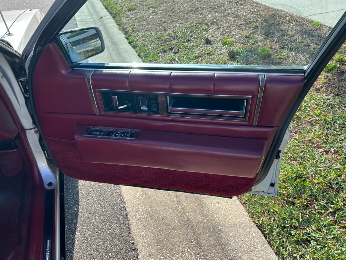 1987 Cadillac DeVille - photo 12
