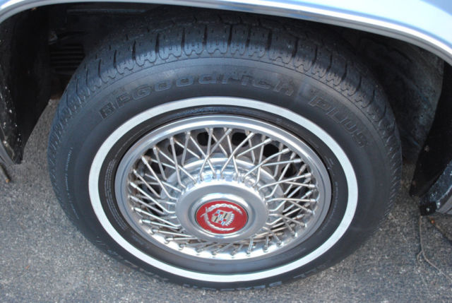 1987 Cadillac DeVille Base Sedan 4-Door - photo 10