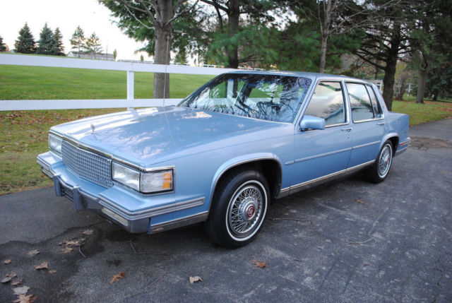 1987 Cadillac DeVille Base Sedan 4-Door - photo 2