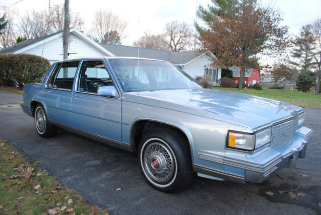 1987 Cadillac DeVille Base Sedan 4-Door - photo 4