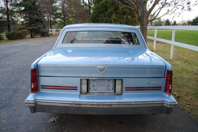 1987 Cadillac DeVille Base Sedan 4-Door - photo 6