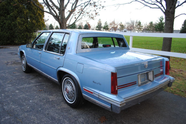 1987 Cadillac DeVille Base Sedan 4-Door - photo 7