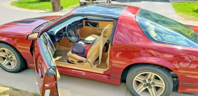 1987 Chevrolet Camaro IROC Z - photo 4