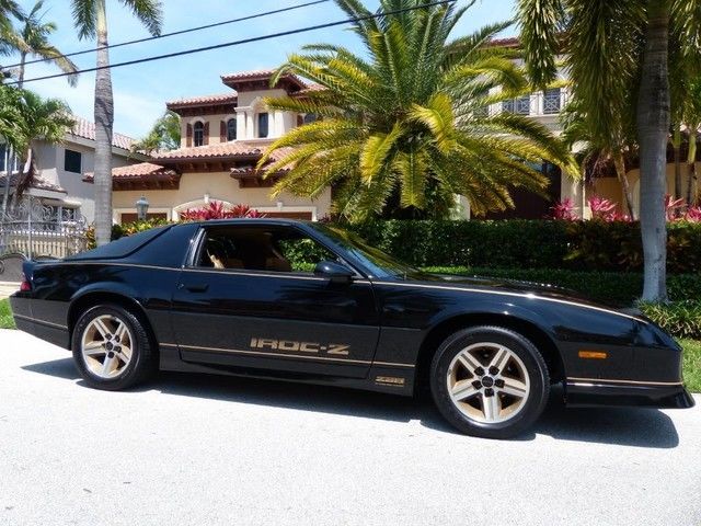 1987 CAMARO Z28 IROC ONLY 4500 ONE OWNER MILES 5.7 ENGINE ALL OPTIONS 1987 Chevrolet Camaro