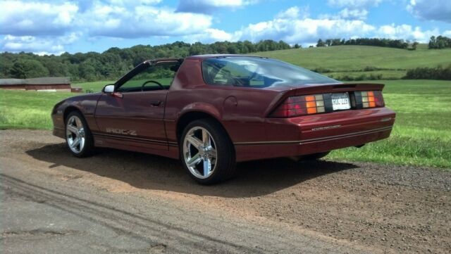 1987 Chevrolet Camaro IROC-Z - photo 2