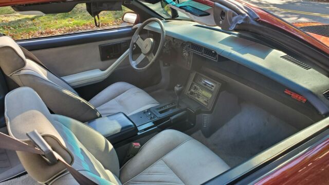 1987 Chevrolet Camaro IROC-Z - photo 6