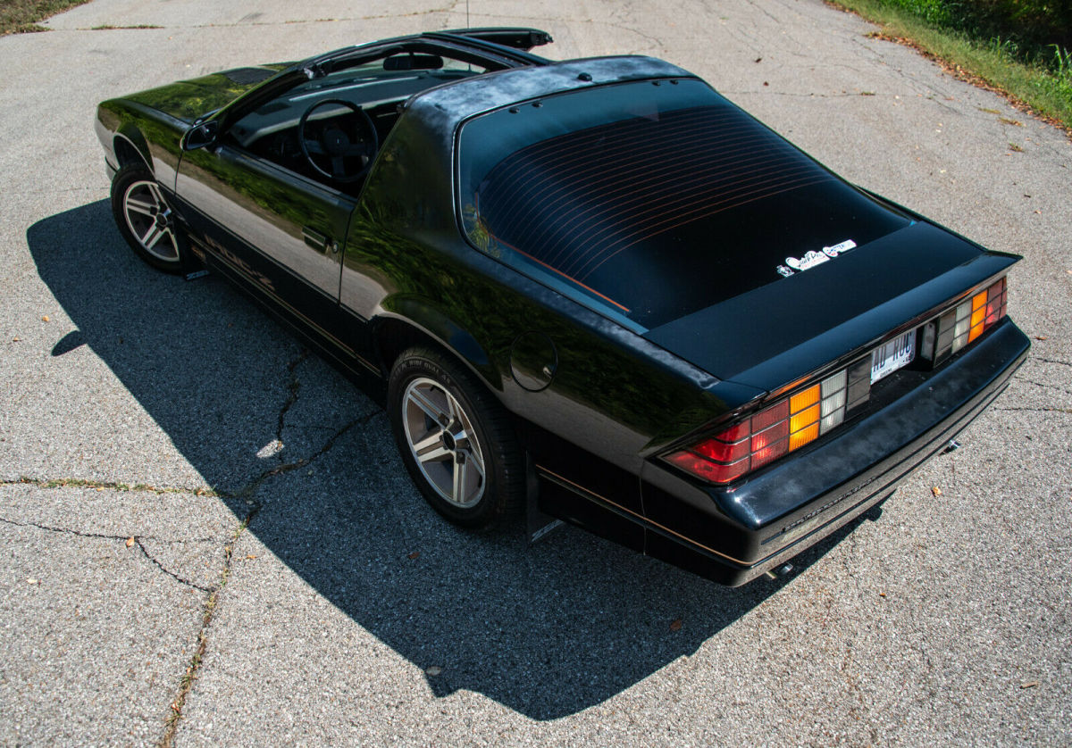 1987 Chevrolet Camaro IROC-Z - photo 5