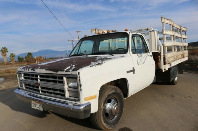 1987 Chevorlet C30 C-30 C20 C-20 c10 C-10 Flat bed Stake bed 1987 Chevrolet C-10 c30