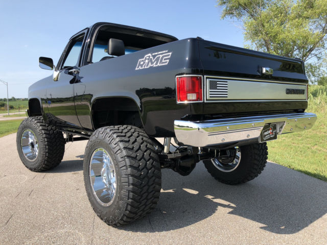 1987 Chevrolet Blazer K5 - 350 V8 5.7 Liter, Lifted, Custom Sound - photo 6