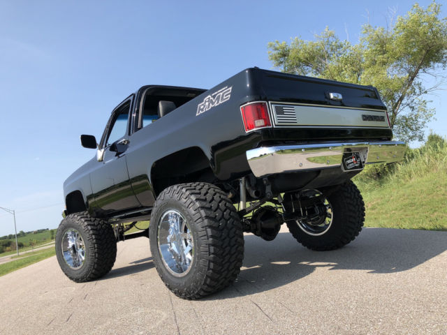 1987 Chevrolet Blazer K5 - 350 V8 5.7 Liter, Lifted, Custom Sound - photo 9