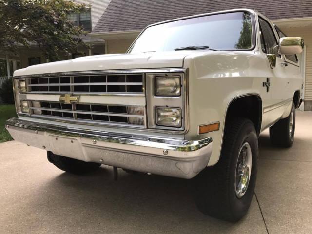 1987 Chevrolet Blazer Silverado Sport Utility 2-Door - photo 2