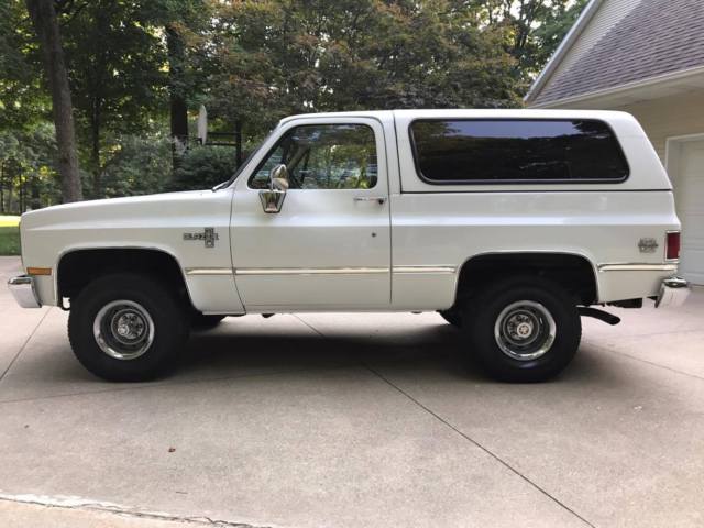 1987 Chevrolet Blazer Silverado Sport Utility 2-Door - photo 4