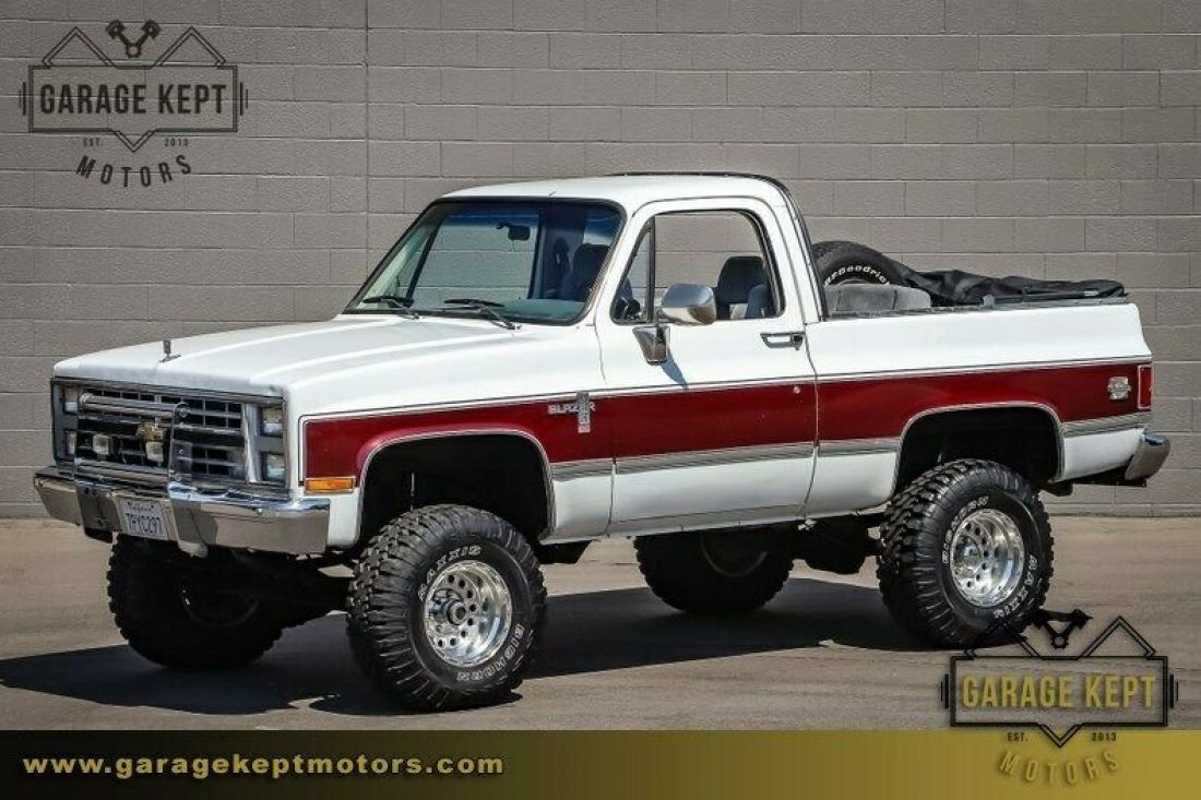 1987 Chevrolet Blazer K5 White/Maroon SUV LS 5.3L V8 128612 Miles 1987 Chevrolet Blazer K5