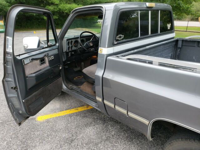 1987 Chevrolet C-10 SILVERADO - photo 9