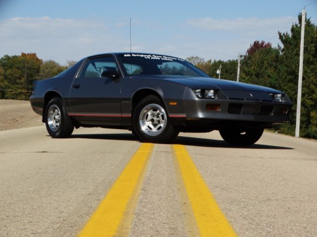 1987 CHEVROLET CAMARO (((1-OWNER))) 19,000 MILES TRUE SURVIVOR 88 89 IROC Z28 90 1987 Chevrolet Camaro Coupe