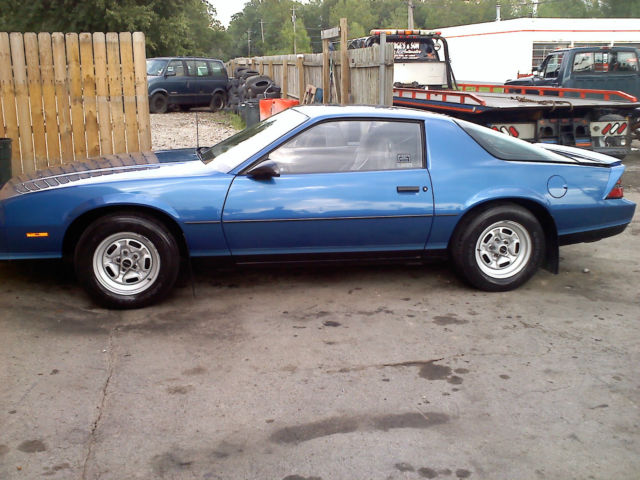 1987 Chevrolet Camaro - photo 2