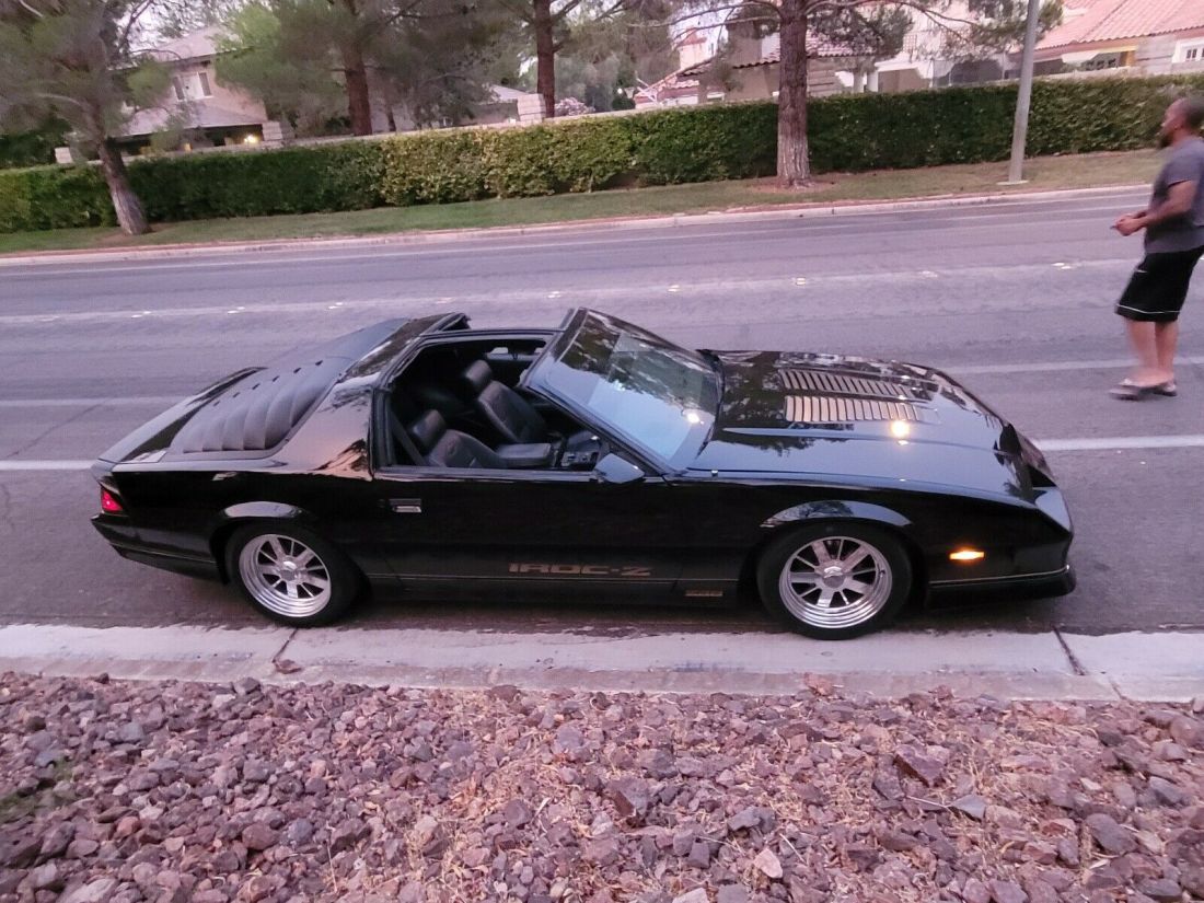 1987 Chevrolet Camaro Iroc Z28 - photo 3