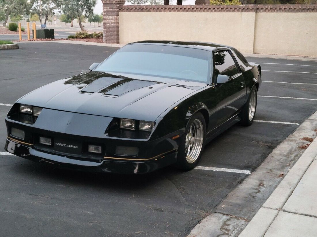 1987 Chevrolet Camaro Iroc Z28 - photo 6