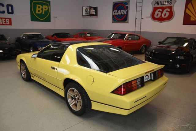 1987 Chevrolet Camaro Z28 IROC Z - photo 10