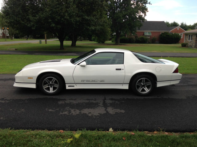 1987 Chevrolet Camaro - photo 2