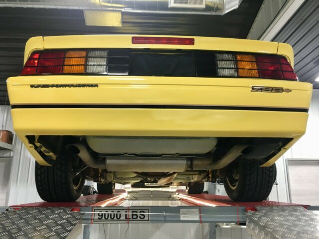 1987 Chevrolet Camaro IROC-Z - photo 7