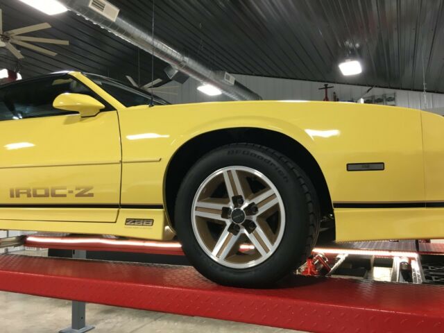 1987 Chevrolet Camaro IROC-Z - photo 9