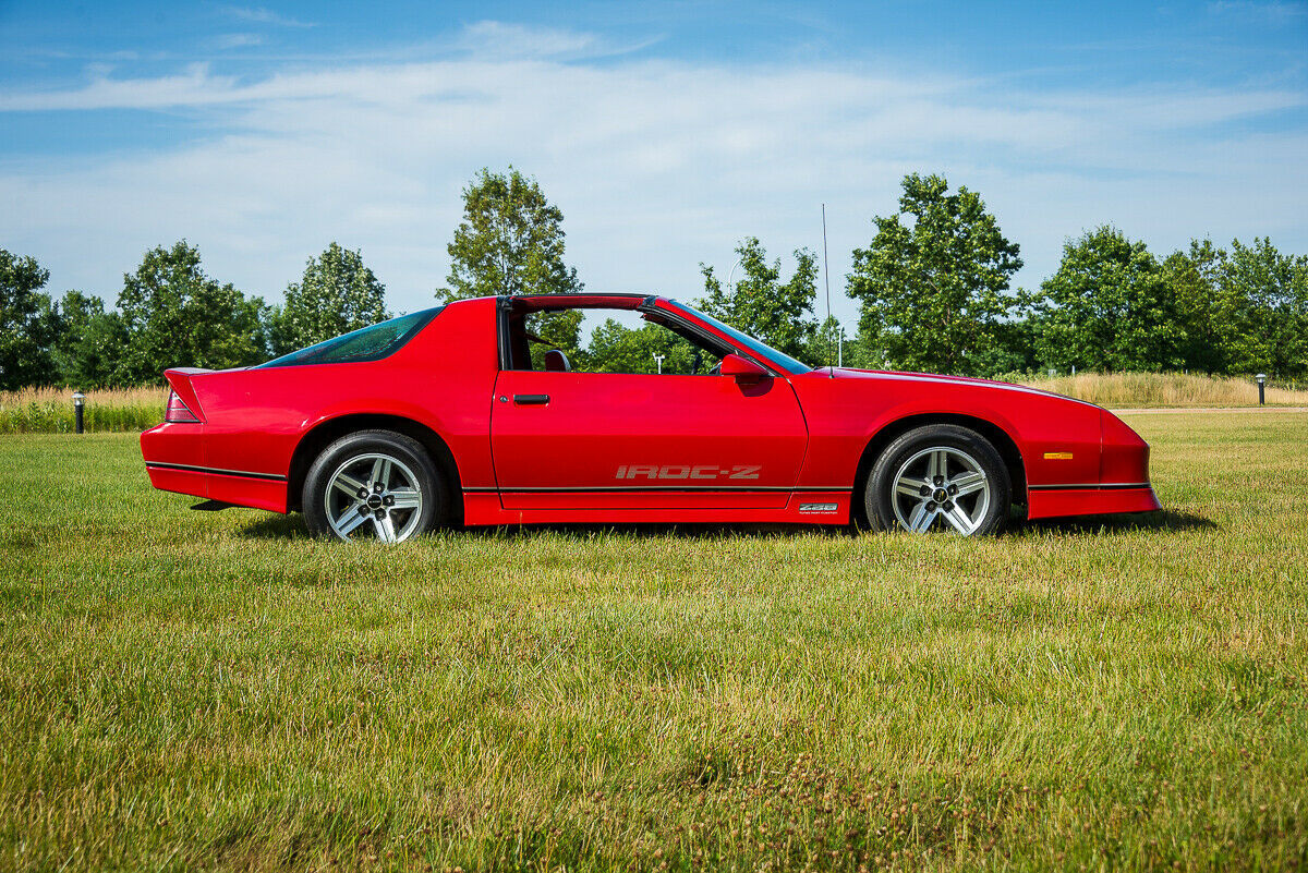 1987 Chevrolet Camaro IROC-Z - photo 11