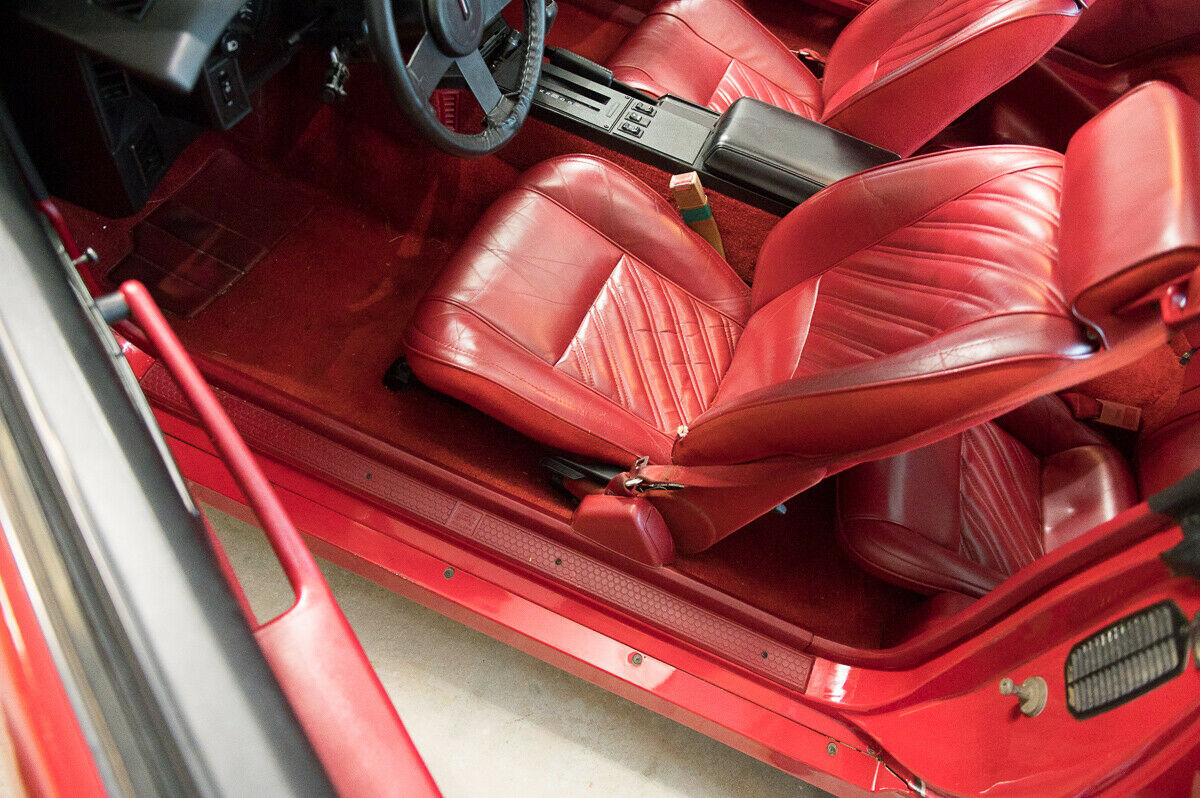 1987 Chevrolet Camaro IROC-Z - photo 3