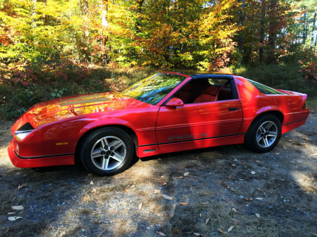 1987 Chevrolet Camaro Iroc-Z Coupe 2-Door - photo 3