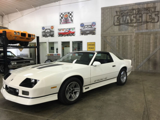 1987 Chevrolet Camaro IROC Z28 **35k ORIGINAL MILES** T-TOPS** 1987 Chevrolet Camaro IROC Z28
