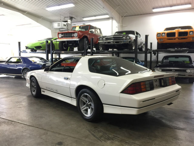 1987 Chevrolet Camaro IROC Z28 - photo 6