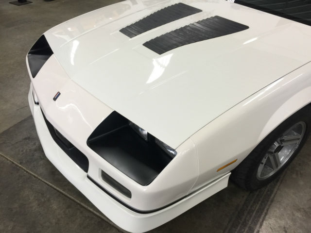 1987 Chevrolet Camaro IROC Z28 - photo 9