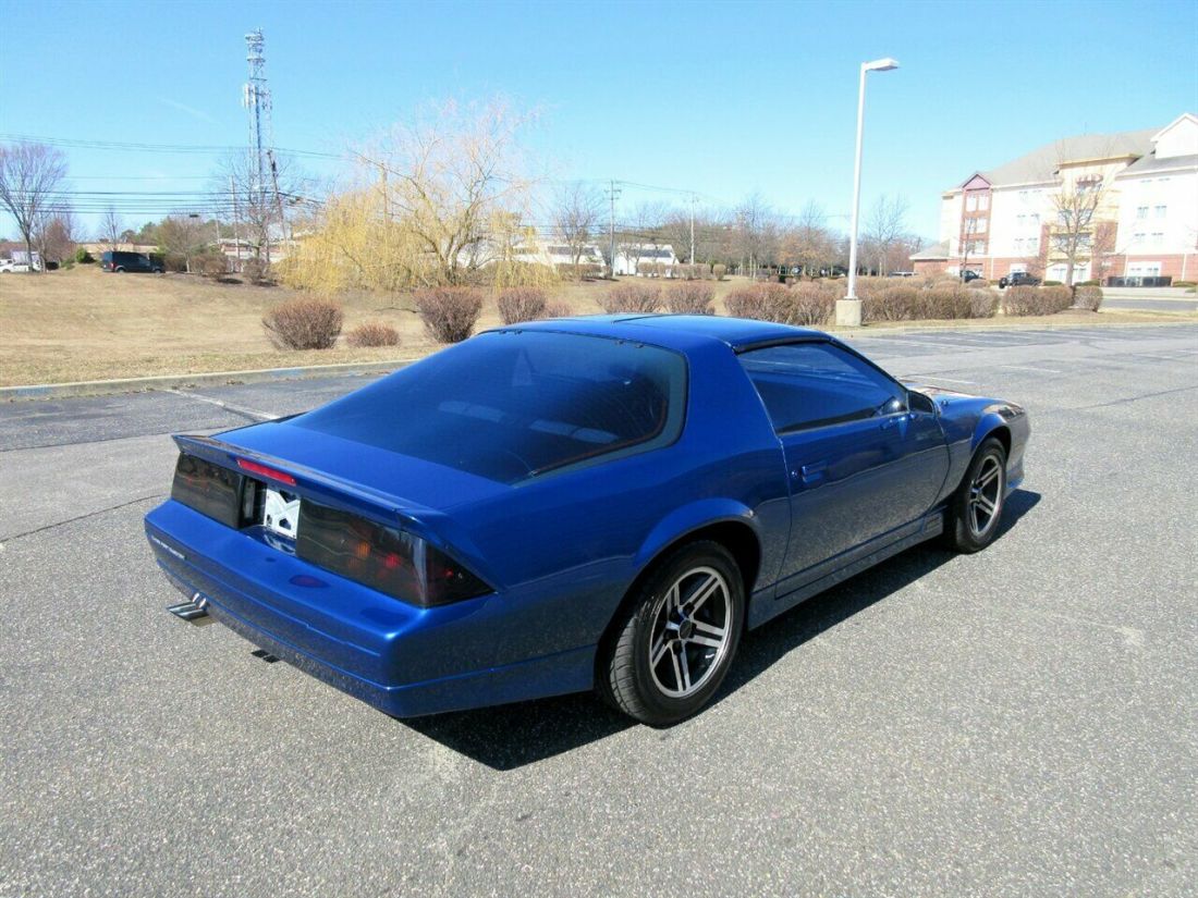 1987 Chevrolet Camaro IROC-Z28 - photo 10